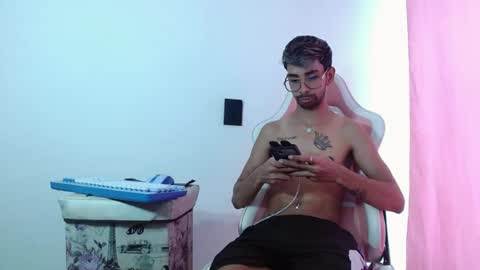 Snapshot of jhonsonvlatino chatting on 07/19/26, 10:46 jhonsonvlatino online show from 07/19/26, 10:46