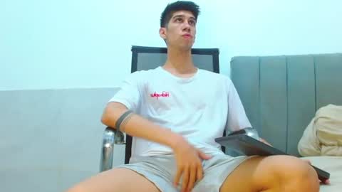 Snapshot of jhony_sex3 chatting on 07/01/26, 06:37 jhony_sex3 online show from 07/01/26, 06:37