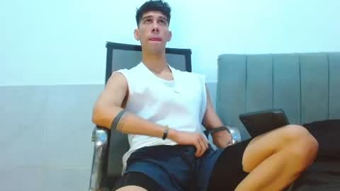 Snapshot of jhony_sex3 chatting on 07/21/26, 07:00 jhony_sex3 online show from 07/21/26, 07:00