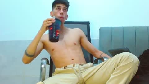 Snapshot of jhony_sex3 chatting on 07/30/26, 07:40 jhony_sex3 online show from 07/30/26, 07:40