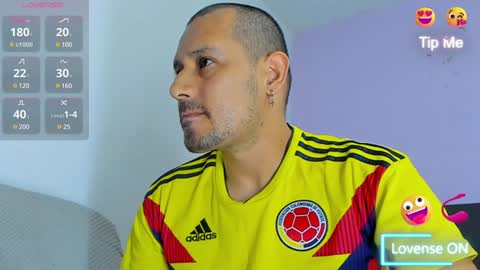 Snapshot of jhonyalzate chatting on 12/09/24, 01:18 Jhony Alzate online show from 12/09/24, 01:18