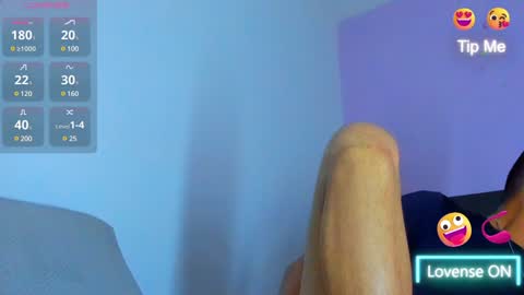 Snapshot of jhonyalzate chatting on 12/11/24, 07:09 Jhony Alzate online show from 12/11/24, 07:09