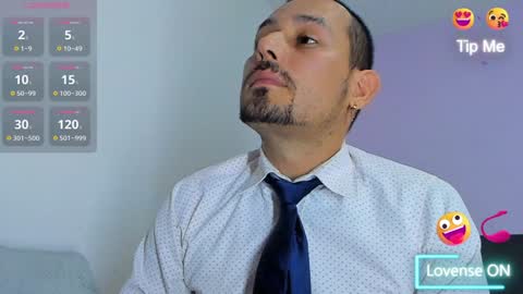 Snapshot of jhonyalzate chatting on 12/20/24, 03:25 Jhony Alzate online show from 12/20/24, 03:25