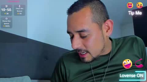 Snapshot of jhonyalzate chatting on 02/27/25, 02:32 Jhony Alzate online show from 02/27/25, 02:32