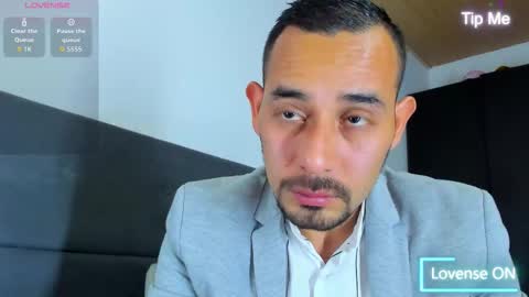 Snapshot of jhonyalzate chatting on 09/18/25, 02:57 Jhony Alzate online show from 09/18/25, 02:57
