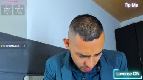 Snapshot of jhonyalzate chatting on 09/27/25, 11:32 Jhony Alzate online show from 09/27/25, 11:32