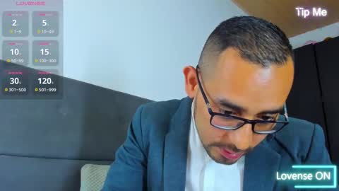 Snapshot of jhonyalzate chatting on 10/03/25, 02:19 Jhony Alzate online show from 10/03/25, 02:19