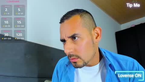 Snapshot of jhonyalzate chatting on 10/07/25, 02:09 Jhony Alzate online show from 10/07/25, 02:09