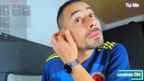 Snapshot of jhonyalzate chatting on 10/10/25, 12:53 Jhony Alzate online show from 10/10/25, 12:53