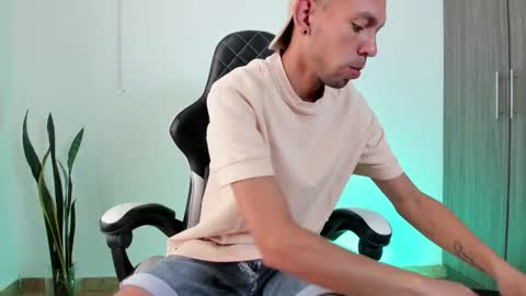 Jhors online show from 10/05/25, 04:27