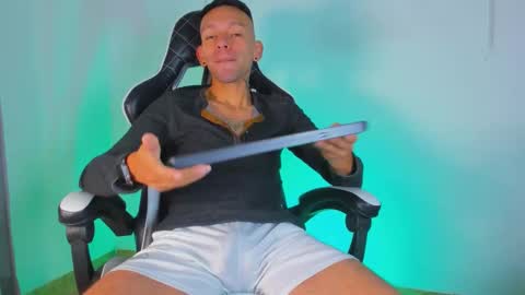 Jhors online show from 10/19/25, 02:01