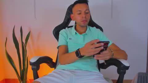 Jhors online show from 10/19/25, 09:15