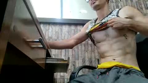 Jhosuamoore  online show from 05/01/26, 01:48