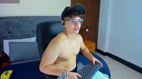 jhoumod_21 online show from 11/13/25, 03:27