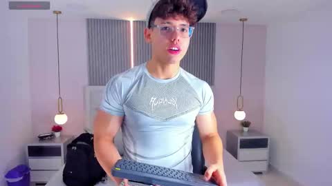 jhoumod_21 online show from 12/14/25, 03:12