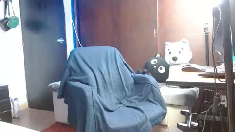 julian online show from 11/22/25, 12:09