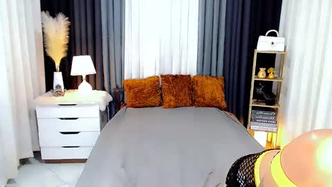 jhuliana_and_charles_room online show from 02/21/25, 03:23