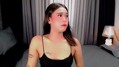 jhuliana_and_charles_room online show from 10/26/25, 05:13