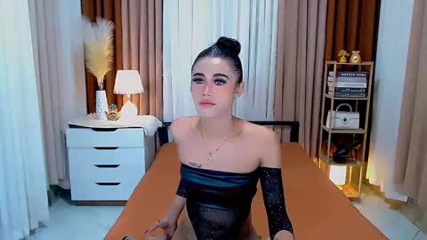 julie online show from 01/08/25, 02:03