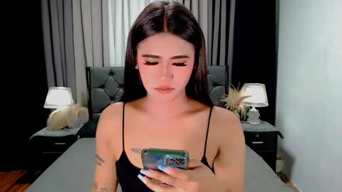 Snapshot of jhulianagrey chatting on 04/16/26, 01:17 julie online show from 04/16/26, 01:17