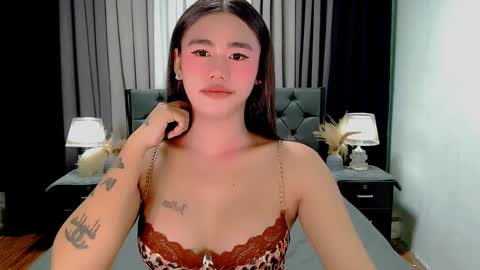 Snapshot of jhulianagrey chatting on 05/19/26, 11:22 julie online show from 05/19/26, 11:22