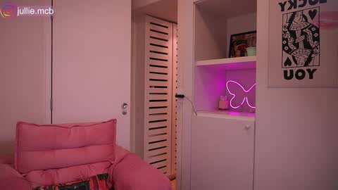 jhulysex online show from 10/17/25, 11:40