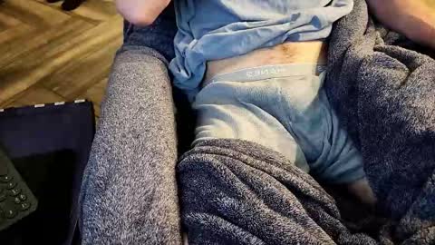 Snapshot of jhurt354 chatting on 11/02/25, 07:00 Hungone online show from 11/02/25, 07:00