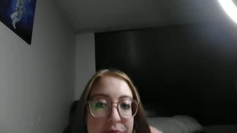 jilliangiselle online show from 05/05/26, 04:42