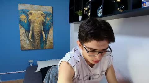 Snapshot of jim_deepxxx chatting on 07/28/26, 12:23 GEROGE online show from 07/28/26, 12:23