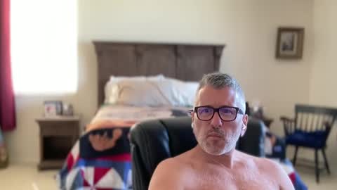 Snapshot of jimmyaaron chatting on 02/18/25, 08:36 Dad of Three online show from 02/18/25, 08:36