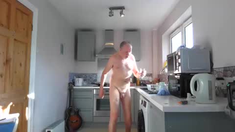 Snapshot of jimmybenido chatting on 04/30/26, 04:57 Jim Redgewell online show from 04/30/26, 04:57