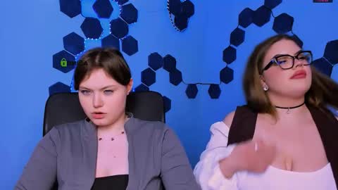 JInny  PVT IS OPEN  online show from 12/22/25, 03:03