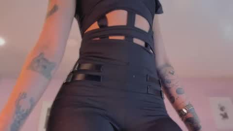 Jinx  online show from 10/16/25, 02:29