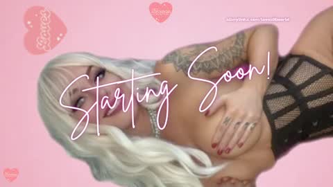 Snapshot of jinxy_loves chatting on 11/23/25, 07:24 jinxy loves online show from 11/23/25, 07:24