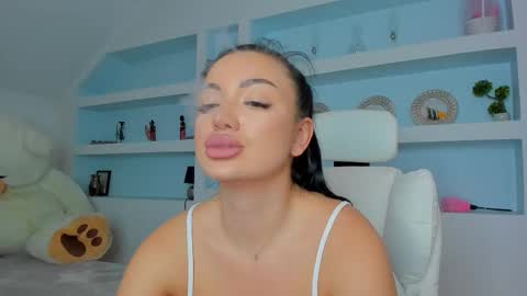 Juliee online show from 11/09/25, 06:17