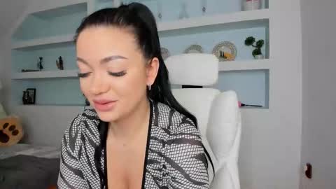 Juliee online show from 02/24/26, 06:17