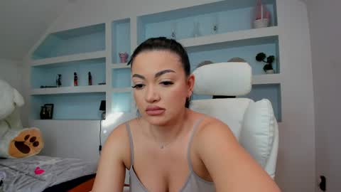 Juliee online show from 04/16/26, 02:51