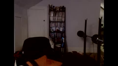 Snapshot of jizzmoe chatting on 01/23/25, 09:18 akuma online show from 01/23/25, 09:18