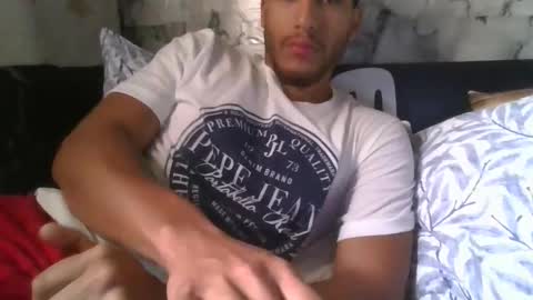 Snapshot of jjeimmy chatting on 12/21/25, 01:18 Jhonny online show from 12/21/25, 01:18