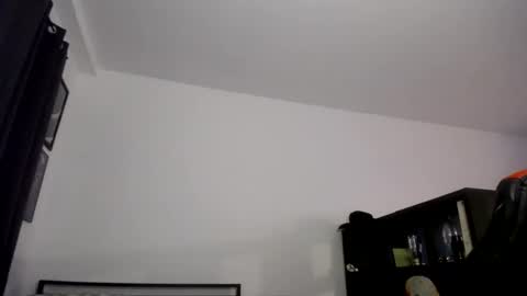 jld0125 online show from 10/19/25, 08:15