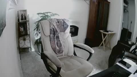 Snapshot of jlouton01 chatting on 02/02/25, 05:48 kilroy online show from 02/02/25, 05:48