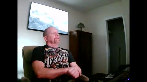 Snapshot of jlouton01 chatting on 09/30/25, 02:33 kilroy online show from 09/30/25, 02:33