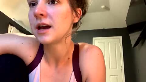 Snapshot of jlynn1997 chatting on 11/15/25, 09:11 jlynn1997 online show from 11/15/25, 09:11