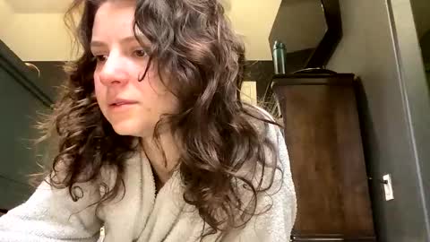 Snapshot of jlynn1997 chatting on 02/11/26, 01:49 jlynn1997 online show from 02/11/26, 01:49