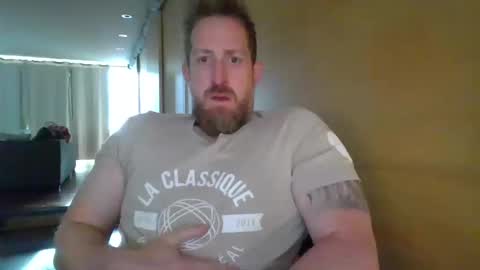 Snapshot of jmate13 chatting on 10/20/25, 12:38 jmate13 online show from 10/20/25, 12:38