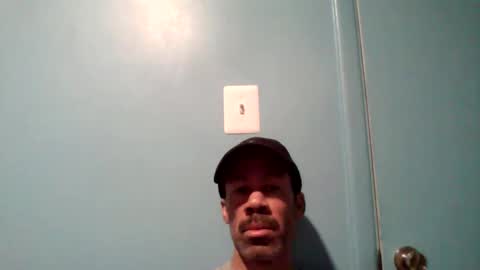 Snapshot of jmb525 chatting on 10/27/25, 01:31 jmb525 online show from 10/27/25, 01:31