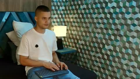 Snapshot of joaho_fernandez chatting on 04/24/26, 08:44 Joao online show from 04/24/26, 08:44