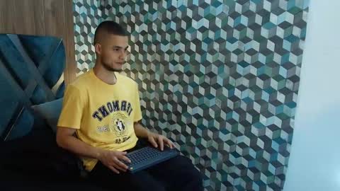 Snapshot of joaho_fernandez chatting on 05/17/26, 09:11 Joao online show from 05/17/26, 09:11