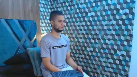 Snapshot of joaho_fernandez chatting on 06/24/26, 10:20 Joao online show from 06/24/26, 10:20