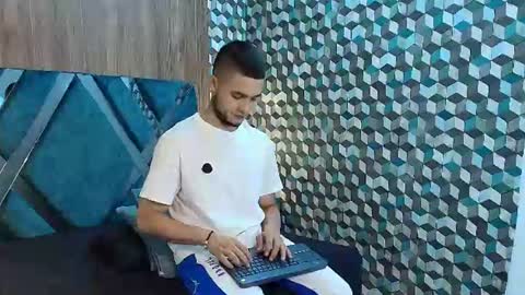 Snapshot of joaho_fernandez chatting on 07/14/26, 08:36 Joao online show from 07/14/26, 08:36